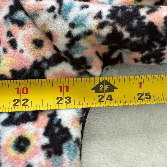 PacSun Half-Zip Pullover Sweatshirt with a Crazy Retro AOP Floral Graphic - Picture 5 of 8